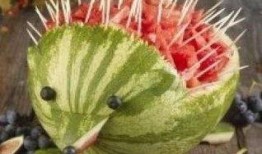 吃瓜人吃甜品图片搞笑,吃瓜人搞笑演绎甜蜜诱惑