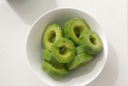 生蜜瓜怎么吃,解锁生蜜瓜的多样美味