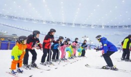 融创滑雪吃瓜,一场娱乐与安全的碰撞