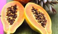 女感染艾滋吃瓜,吃瓜群众如何正确看待与关爱