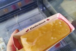 吃哈密瓜味冰棒,哈密瓜味冰棒的甜蜜诱惑