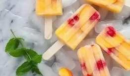 吃哈密瓜味冰棒,哈密瓜味冰棒的甜蜜诱惑